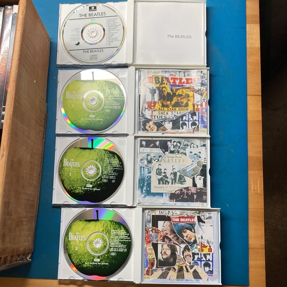 The Beatles double CDs - Picture 3 of 4